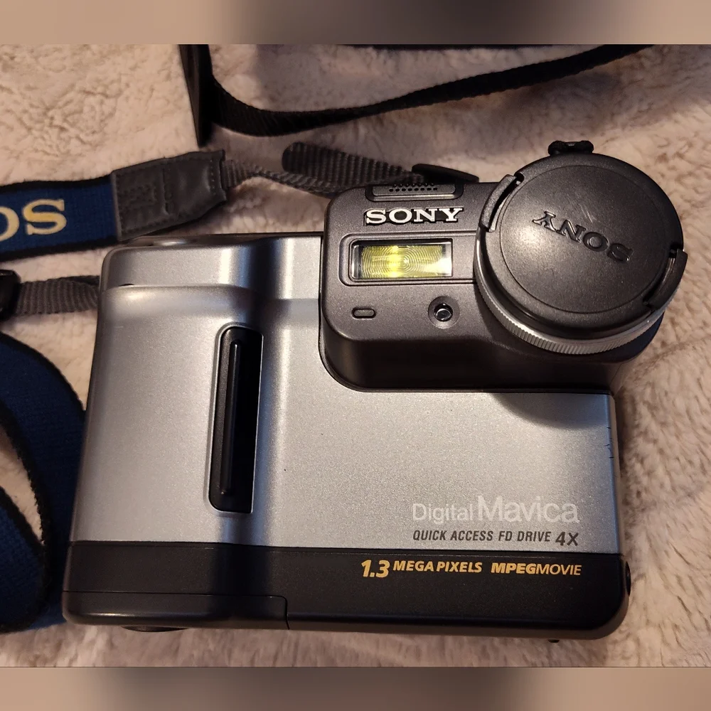 Sony Digital Mavica Camera - Silver and Black